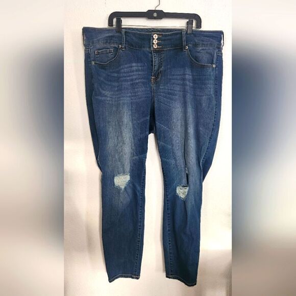Torrid Premium Distressed Jegging Size 22R - Picture 1 of 13
